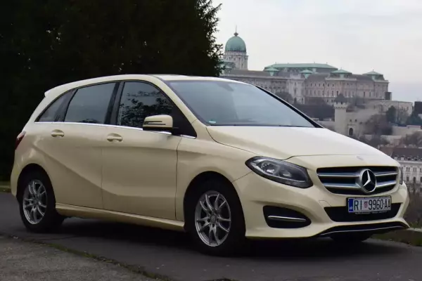 Mercedes B 180 for rent in Croatia